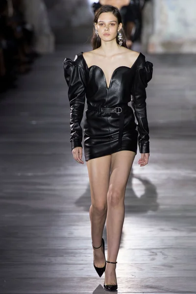 Look 1